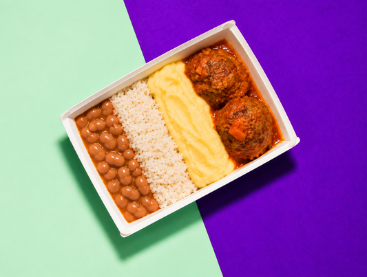 Almôndegas de Carne com purê de batata, arroz e feijão